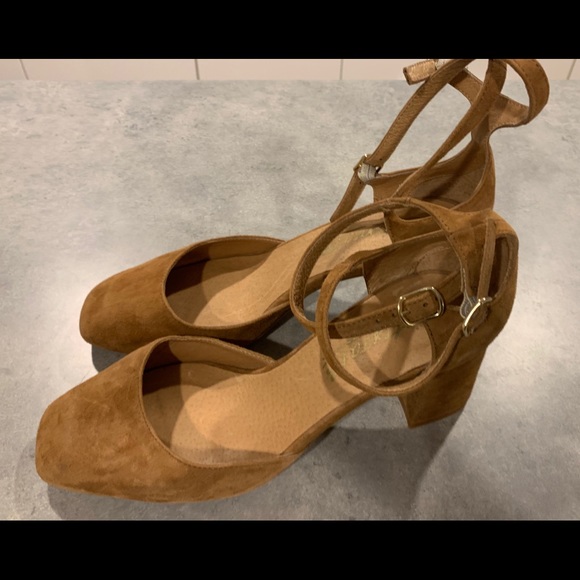 Ladies tan suede shoes- ankle wrap strap. - Picture 2 of 5